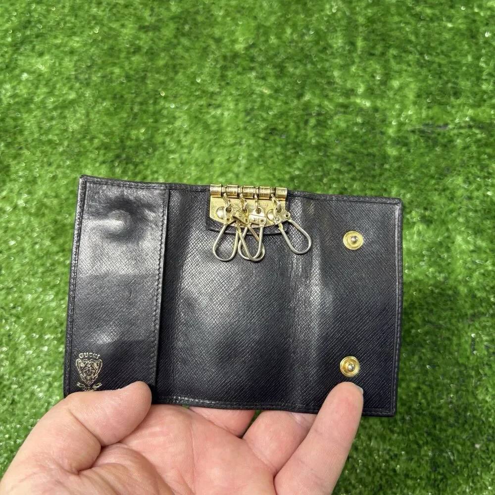 Unisex Vintage Gucci Black Gold Saffiano Leather 4-Hook Key Case Holder